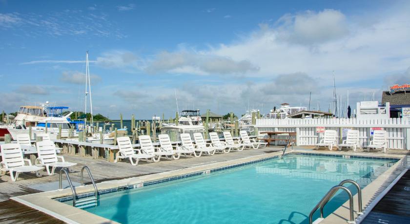 오크라코크 Anchorage Inn & Marina 2성급 숙소 수영장