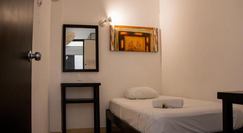 Image of Single Room with Shared Bathroom 0