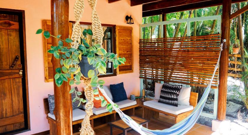 Salty Enthusiasts Share House &amp; Villas — Hotel in Santa Teresa