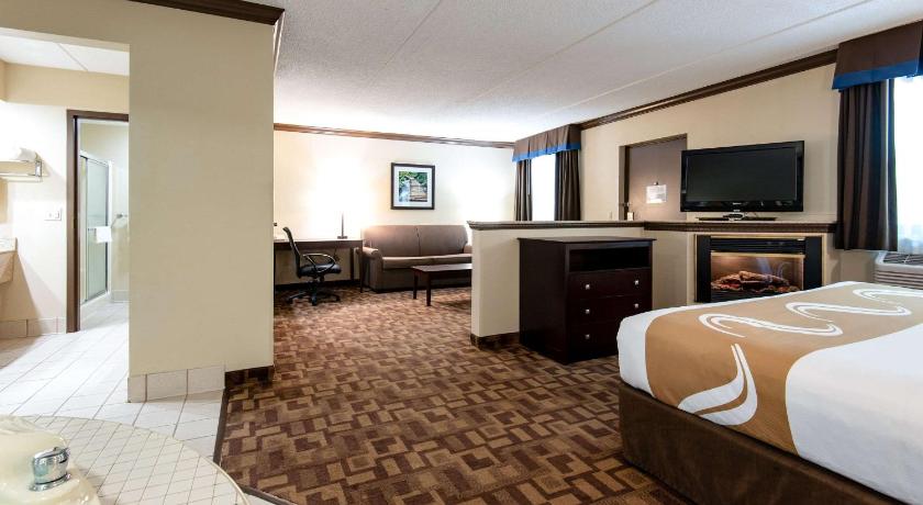 Quality Inn & Suites Quakertown-Allentown