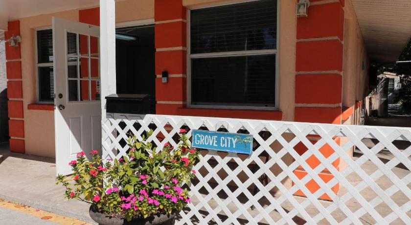Grove City Motel — Hotel in Grove City (FL)