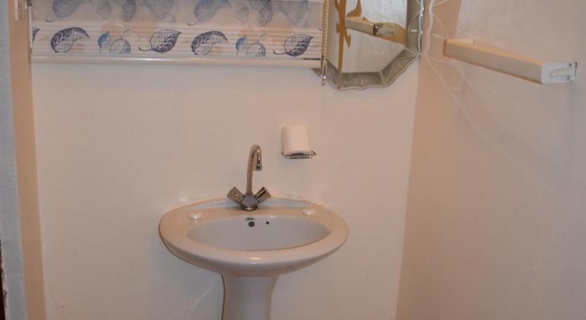 Image of Triple Room 8