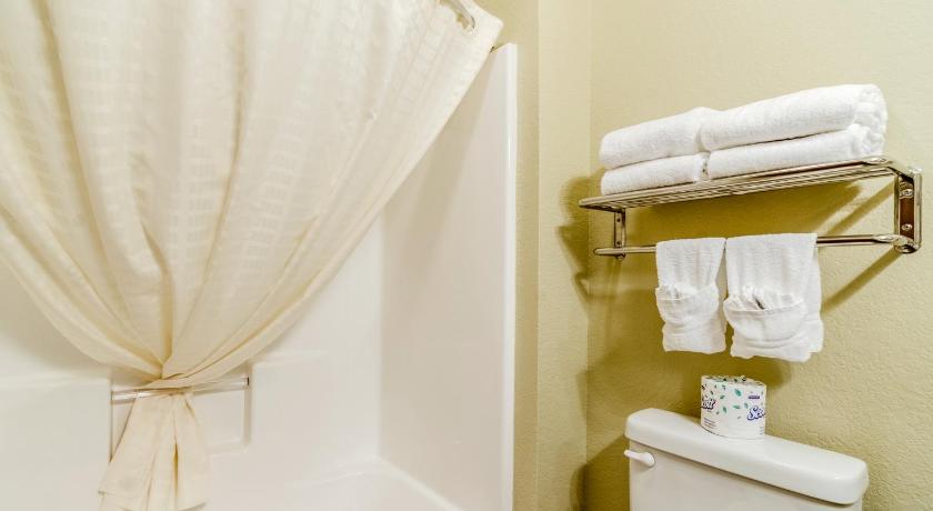 Cobblestone Inn & Suites - Kersey photo