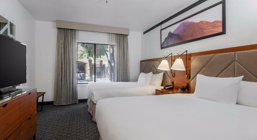 DoubleTree Suites by Hilton Hotel Sacramento - Rancho Cordova