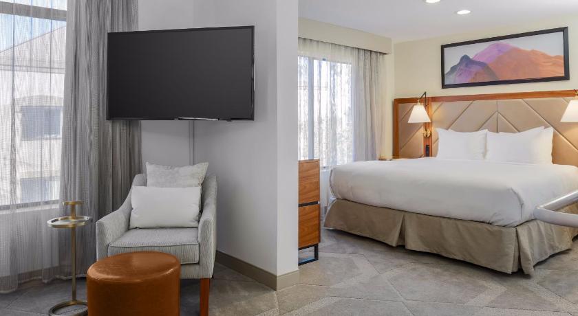 DoubleTree Suites by Hilton Hotel Sacramento - Rancho Cordova