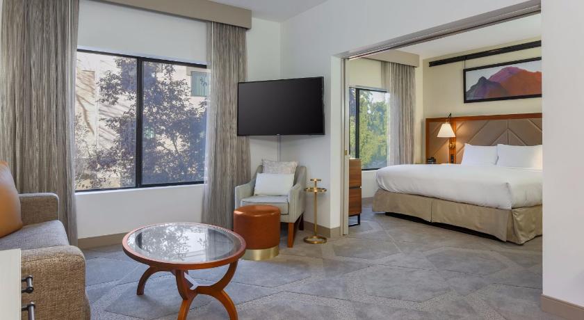 DoubleTree Suites by Hilton Hotel Sacramento - Rancho Cordova