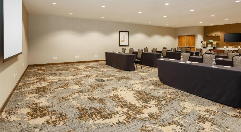 DoubleTree Suites by Hilton Hotel Sacramento - Rancho Cordova