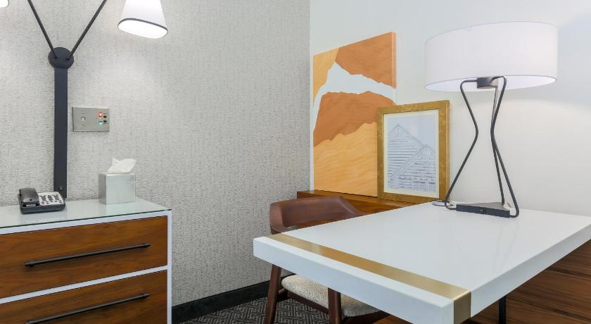 DoubleTree Suites by Hilton Hotel Sacramento - Rancho Cordova