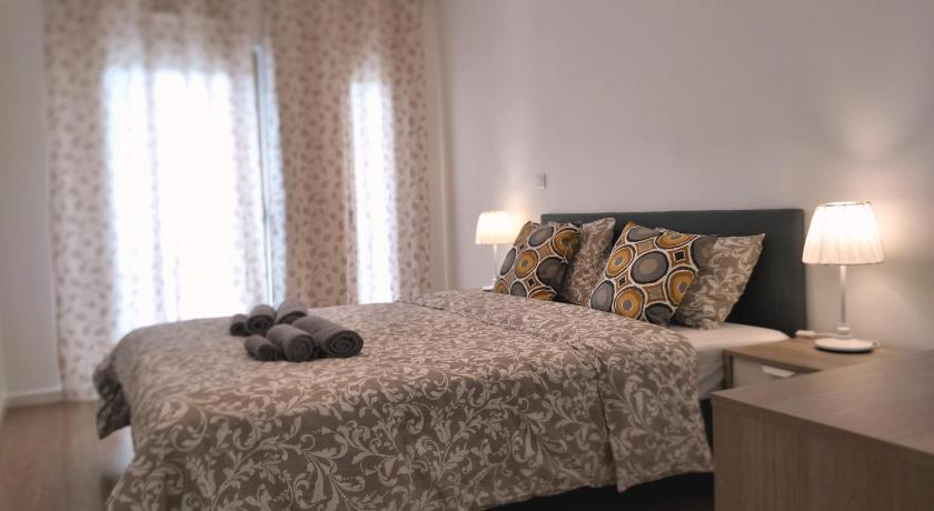 Lisbon central apartment in Entrecampos - image 2