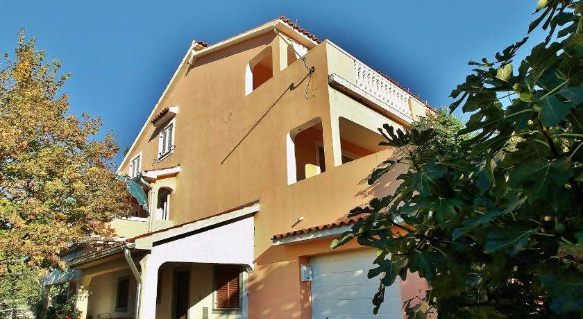 Feniks Apartmani Lopar — Hotel in Rab