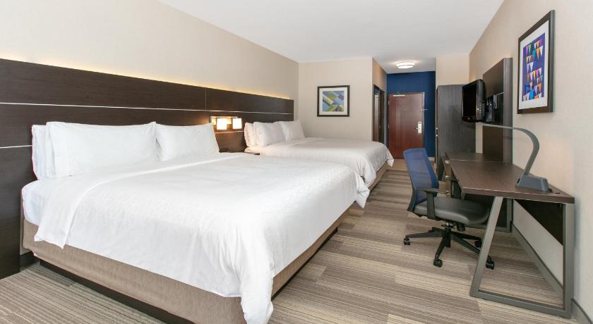 Holiday Inn Express Hotel & Suites Seaside Convention Center