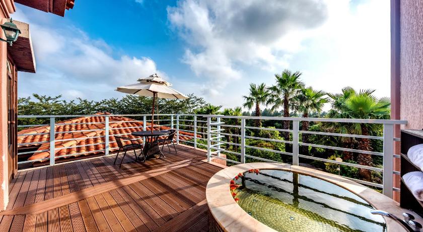 Image of Washingtonville Royal Suite Pool Villa with Korean Dry Sauna 1