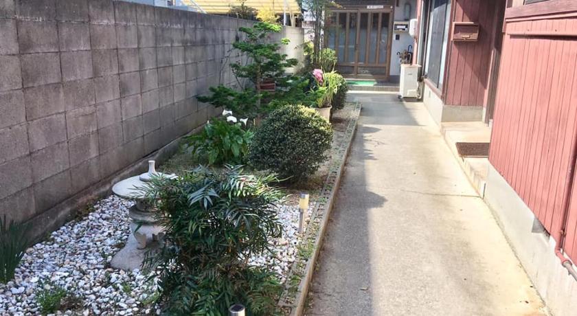나오시마 시즌 1 1성급 숙소 로비