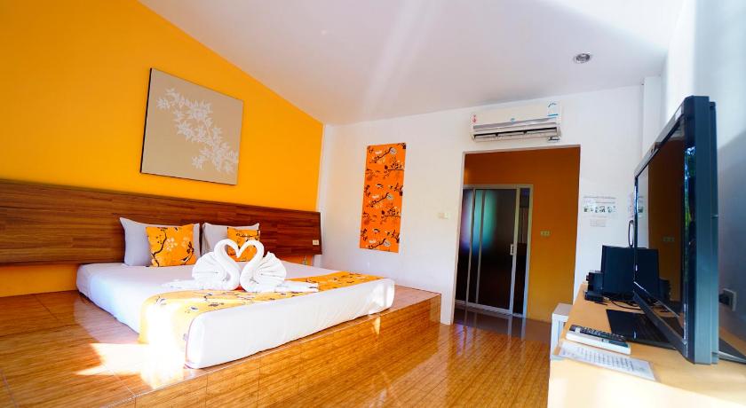 Image of Deluxe Double or Twin Room with River View 6