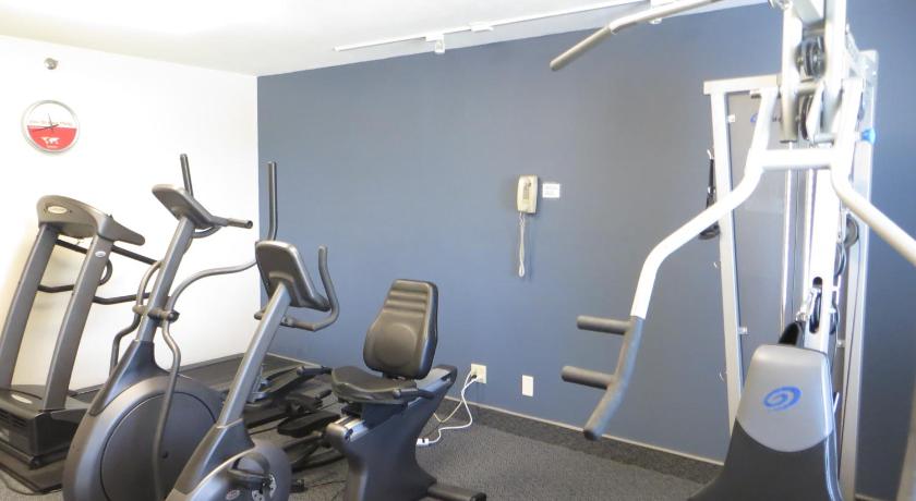 Ramada by Wyndham Springfield North photo