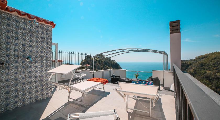 Admiring Amalfi photo