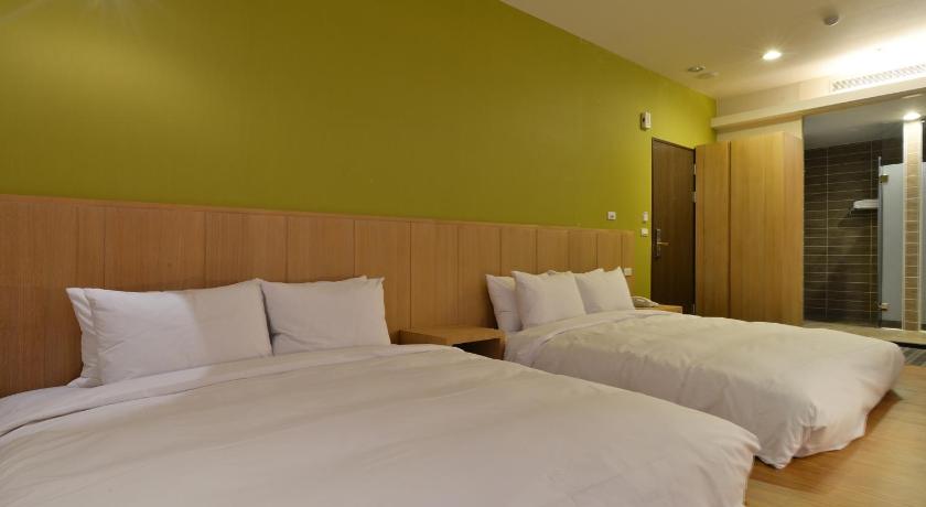 Image of Quadruple Room with View 6