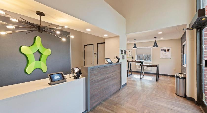 Extended Stay America Select Suites - Charlotte - University Place - E. McCullough Dr. photo