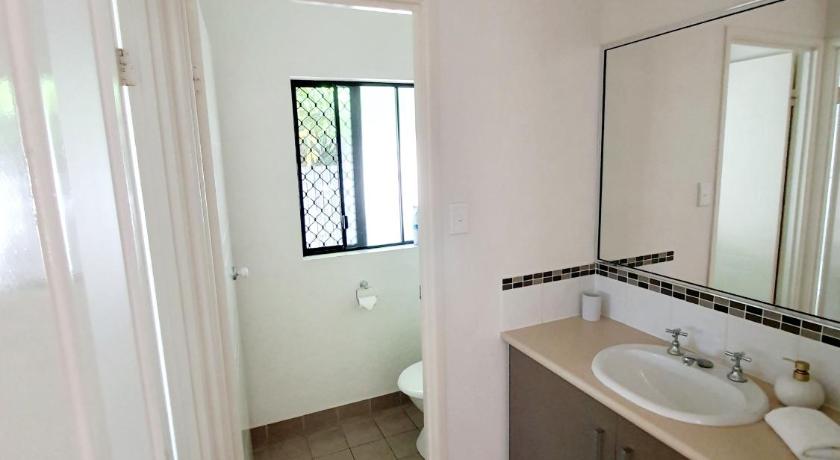 3 bedroom central home photo