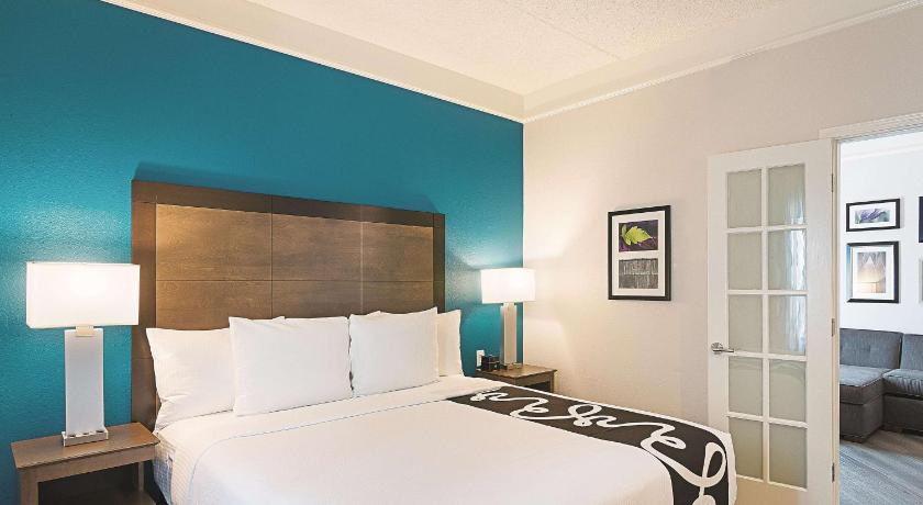 La Quinta Inn & Suites by Wyndham Orlando UCF