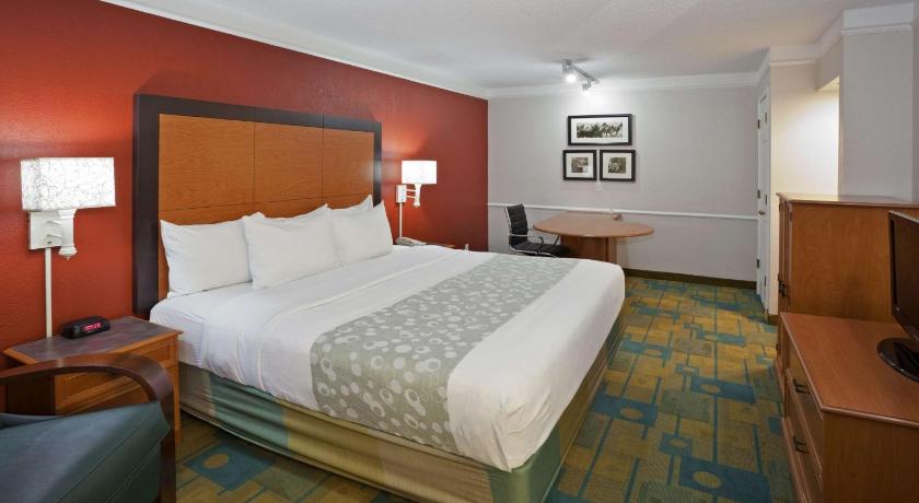 La Quinta Inn by Wyndham Phoenix Sky Harbor Airport