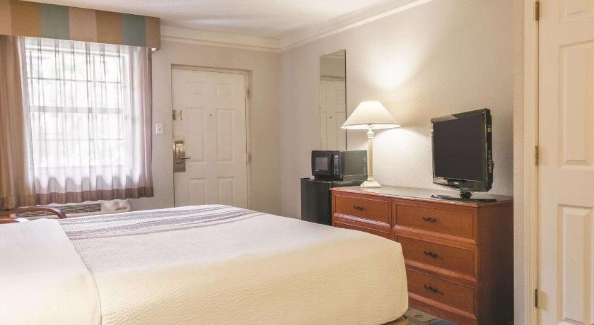 La Quinta Inn by Wyndham New Orleans West Bank / Gretna