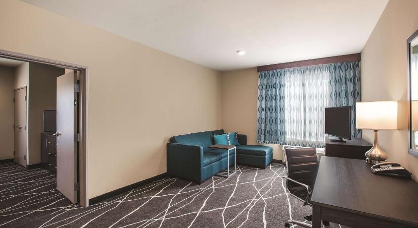 La Quinta Inn & Suites by Wyndham Dallas Northeast-Arboretum