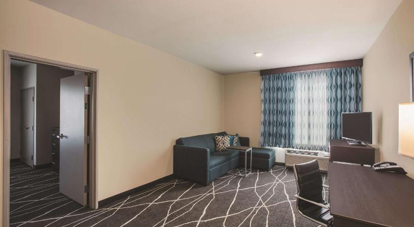 La Quinta Inn & Suites by Wyndham Dallas Northeast-Arboretum