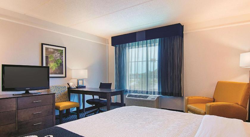 La Quinta Inn & Suites by Wyndham Atlanta Conyers