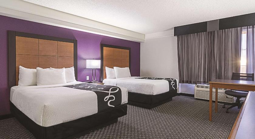 Book La Quinta Inn Suites By Wyndham Phoenix Mesa West Phoenix