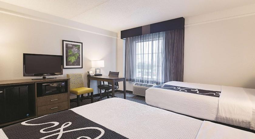 La Quinta Inn & Suites by Wyndham Dallas Plano West