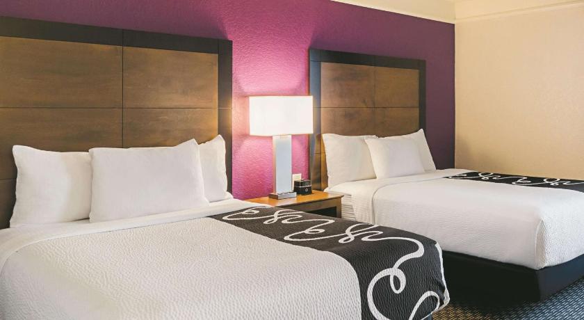 La Quinta Inn & Suites by Wyndham Denver Airport DIA