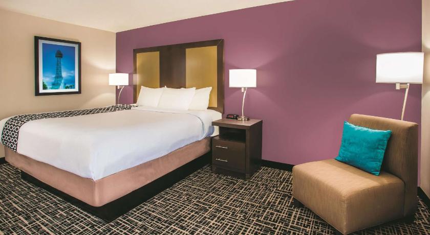 La Quinta Inn & Suites by Wyndham Cincinnati NE - Mason