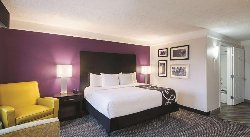 La Quinta Inn & Suites by Wyndham Austin Round Rock