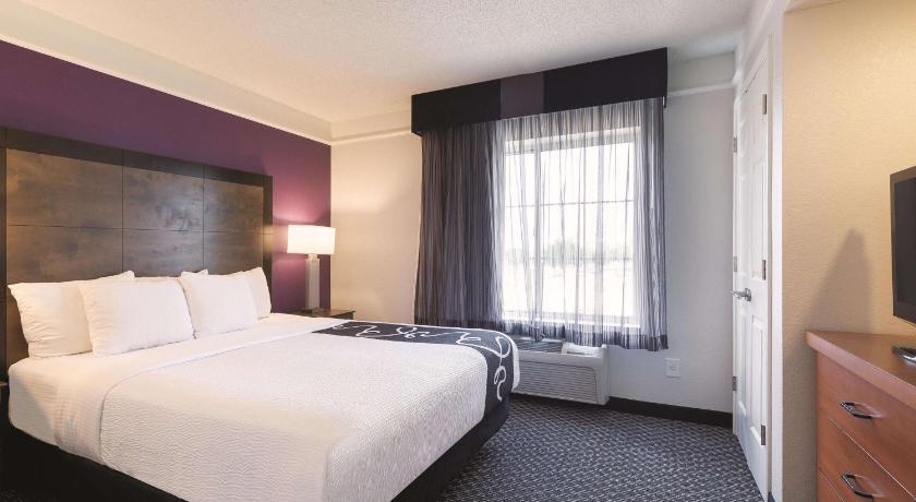 La Quinta Inn & Suites by Wyndham Dallas Plano West