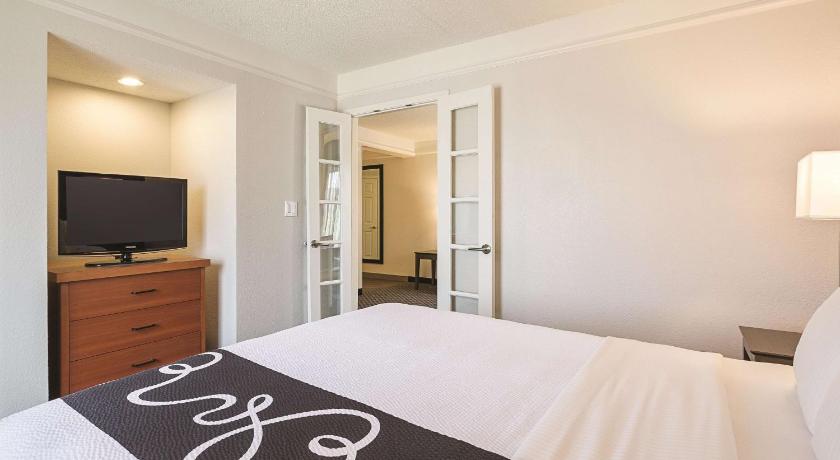 La Quinta Inn & Suites by Wyndham Dallas Plano West