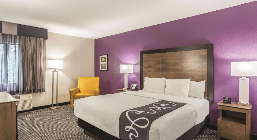 La Quinta Inn & Suites by Wyndham Columbia / Fort Meade