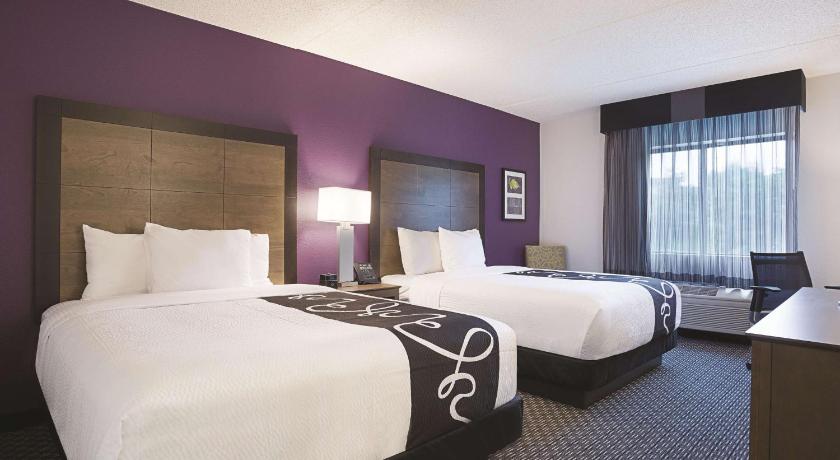 La Quinta Inn & Suites by Wyndham Baltimore BWI Airport