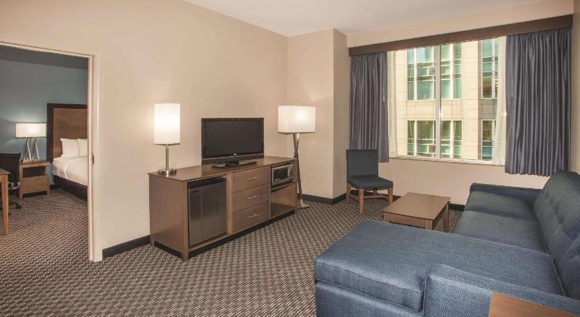 La Quinta Inn & Suites by Wyndham Chicago Downtown