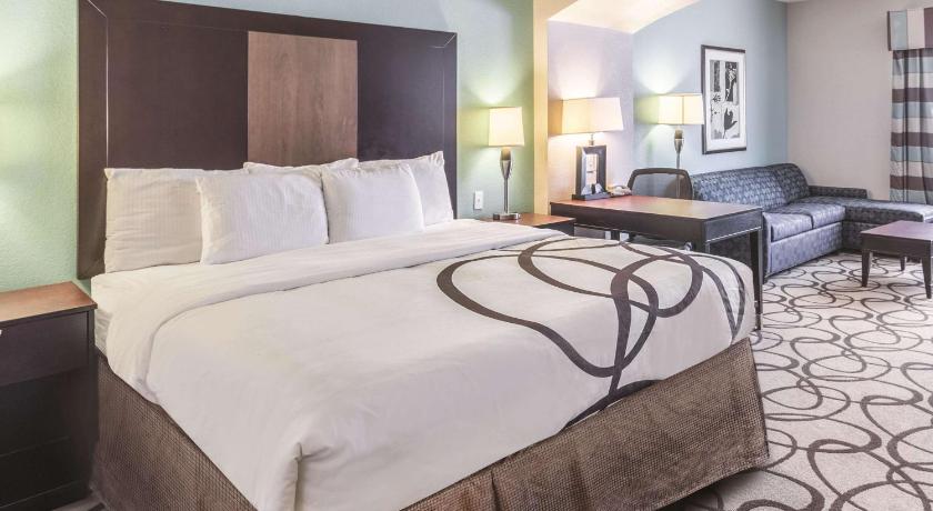 La Quinta Inn & Suites by Wyndham Fort Worth - Lake Worth