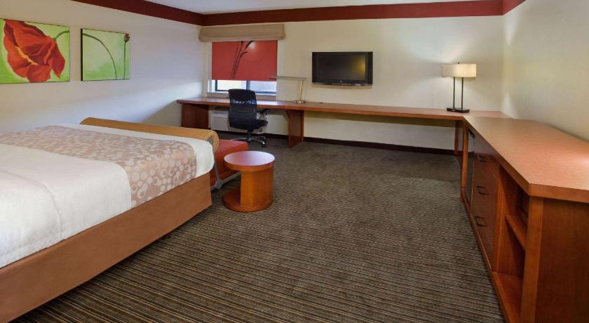 La Quinta Inn & Suites by Wyndham Columbus State University