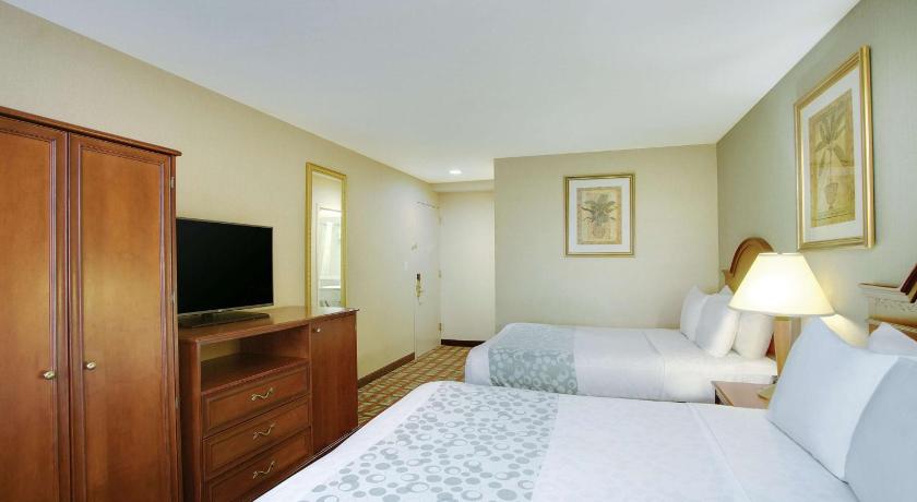 Best Price On La Quinta Inn Queens In New York Ny Reviews