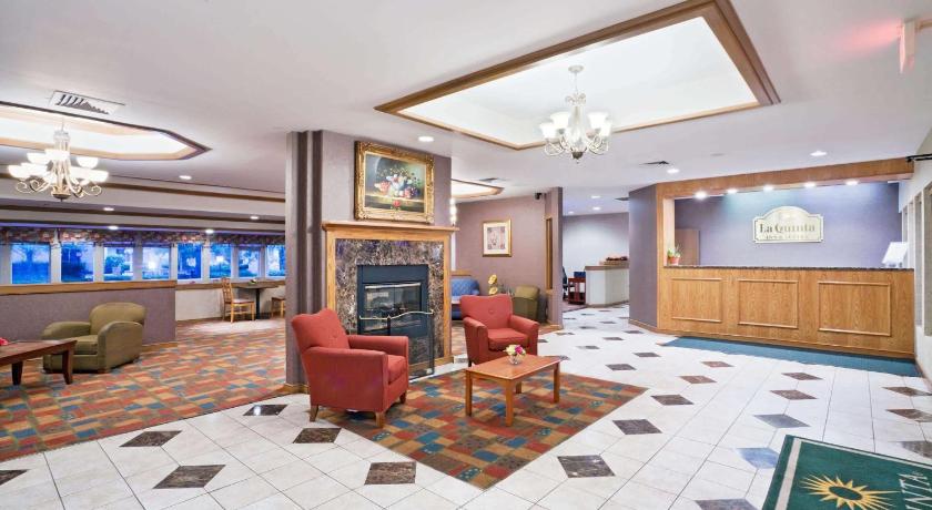 La Quinta Inn & Suites by Wyndham Overland Park