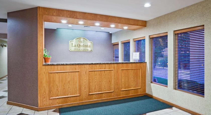 La Quinta Inn & Suites by Wyndham Overland Park