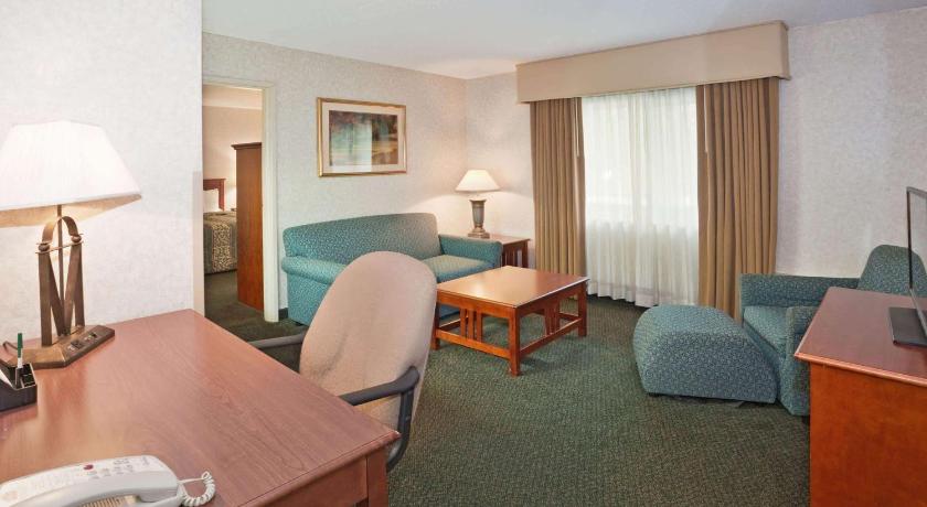 La Quinta Inn & Suites by Wyndham Overland Park