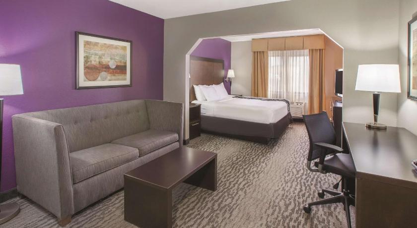 La Quinta Inn & Suites by Wyndham Erie