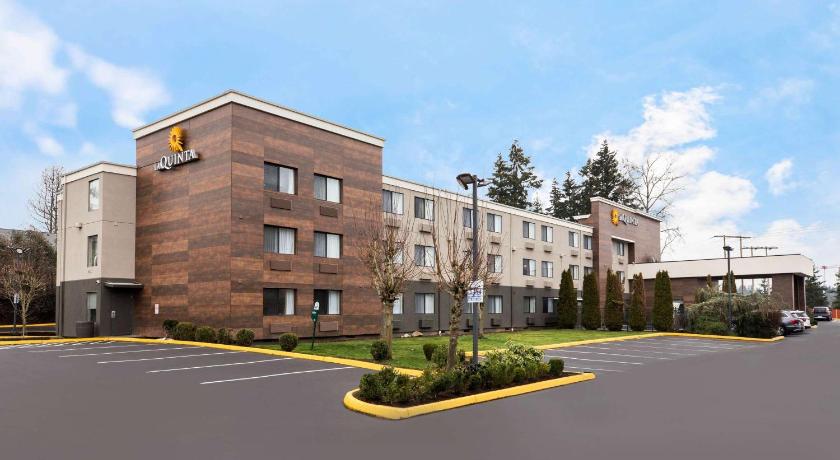 La Quinta Inn by Wyndham Everett photo