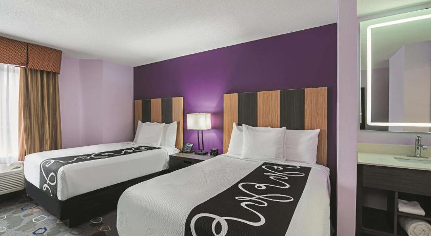 La Quinta Inn & Suites by Wyndham Minneapolis Northwest