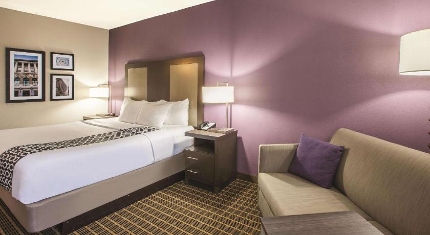 La Quinta Inn & Suites by Wyndham Mechanicsburg - Harrisburg