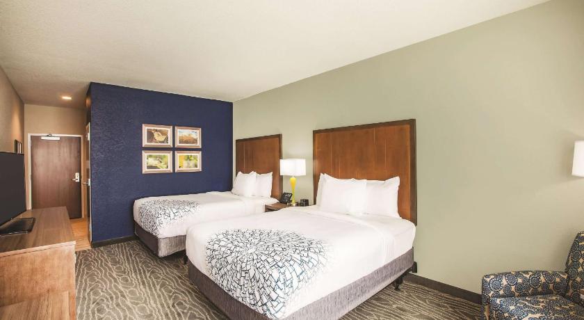 La Quinta Inn & Suites by Wyndham Wichita Northeast